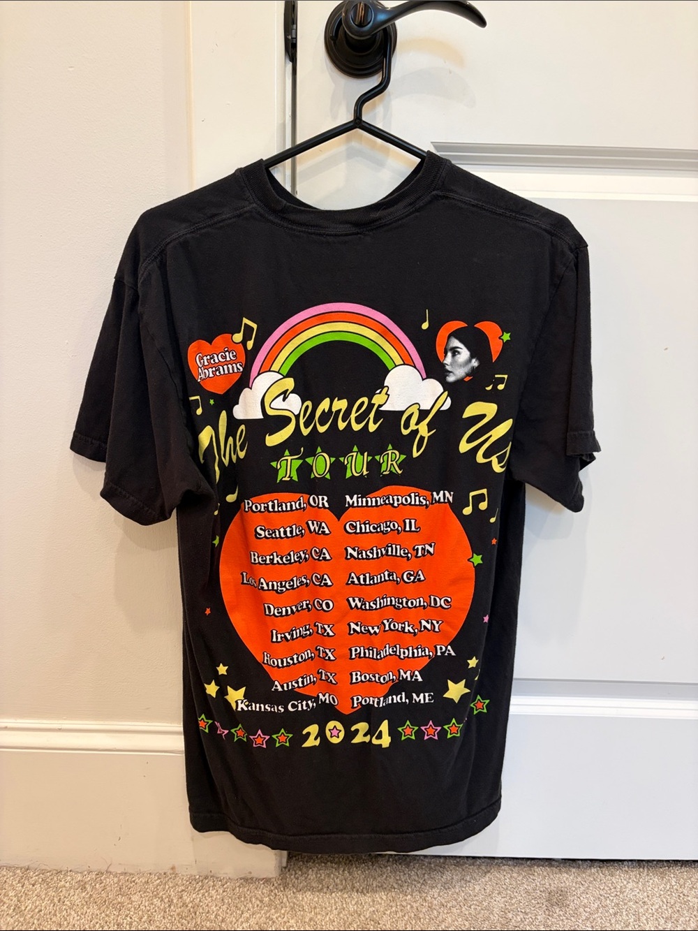 GRACIE ABRAMS Black Short-Sleeve Graphic Tee with Yellow Script